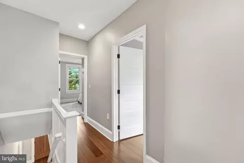 Entry Way - 503 I St NE, Washington, DC 20002 photo 4 of 4