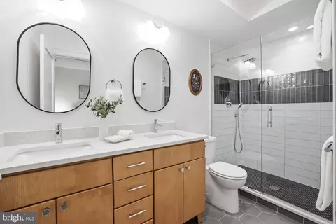 Bath - 16 17th St NE #121, Washington, DC 20002 photo 2 of 4