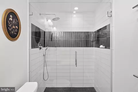 Bath - 16 17th St NE #121, Washington, DC 20002 photo 3 of 4