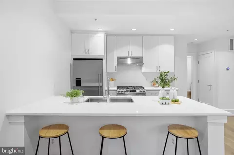 Kitchen - 16 17th St NE #121, Washington, DC 20002 photo 3 of 4