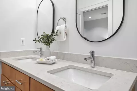 Bath - 16 17th St NE #121, Washington, DC 20002 photo 4 of 4