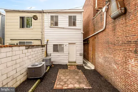Exterior - 1102 K St SE, Washington, DC 20003 photo 3 of 7