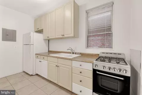 Kitchen - 1102 K St SE, Washington, DC 20003 photo 1 of 4