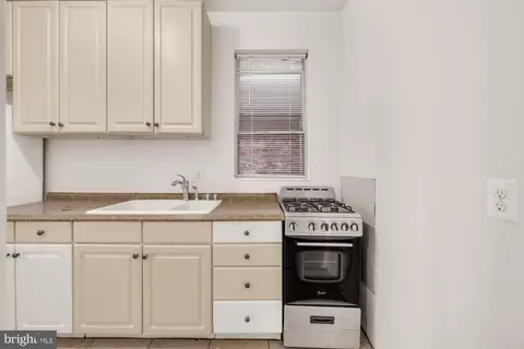 Kitchen - 1102 K St SE, Washington, DC 20003 photo 2 of 4