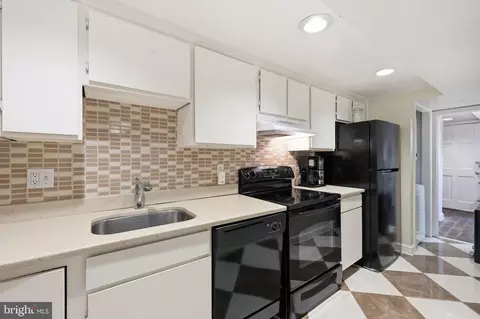 Kitchen - 1818 S Nw NW, Washington, DC 20009 photo 2 of 5