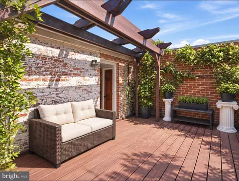 Exterior - 1818 S Nw NW, Washington, DC 20009 photo 6 of 7