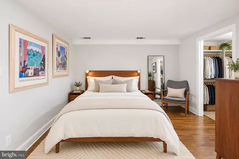 Bedroom - 1818 S Nw NW, Washington, DC 20009 photo 1 of 4