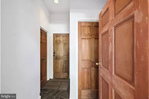 Entry Way - 1818 S Nw NW, Washington, DC 20009 photo 2 of 10
