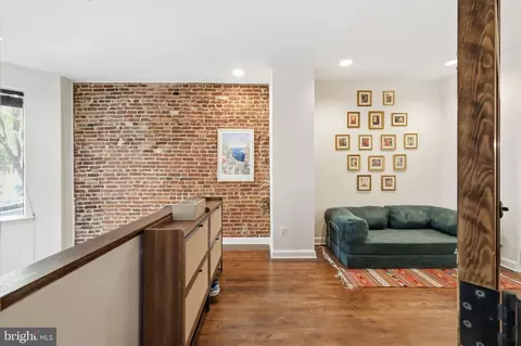 Entry Way - 1818 S Nw NW, Washington, DC 20009 photo 3 of 10