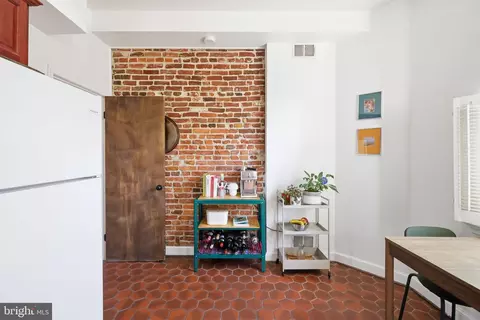 Entry Way - 1818 S Nw NW, Washington, DC 20009 photo 7 of 10