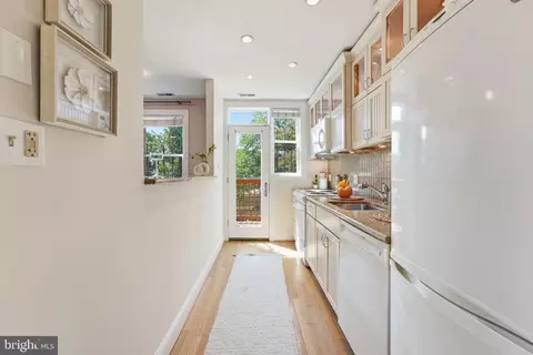 Entry Way - 1405 E Capitol St SE #3, Washington, DC 20003 photo 2 of 5