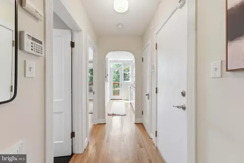 Entry Way - 1405 E Capitol St SE #3, Washington, DC 20003 photo 4 of 5