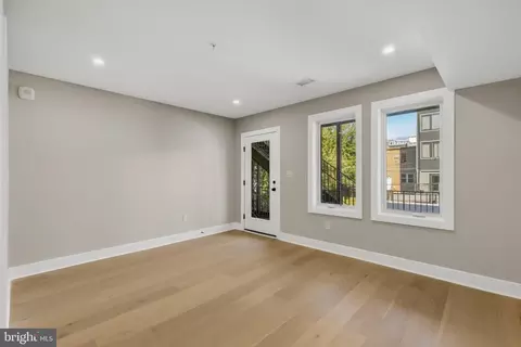 Living - 1013 17th Pl NE #1, Washington, DC 20002 photo 3 of 3