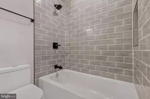 Bath - 1013 17th Pl NE #1, Washington, DC 20002 photo 3 of 3