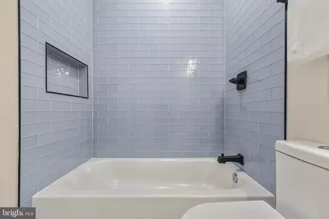Bath - 1013 17th Pl NE #2, Washington, DC 20002 photo 4 of 4