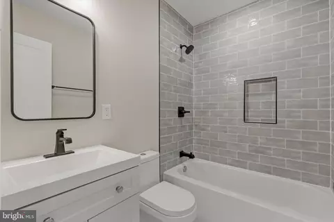 Bath - 1013 17th Pl NE #7, Washington, DC 20002 photo 1 of 3