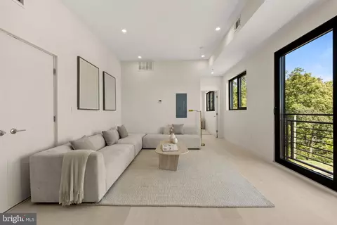 Living - 2117 M St NE #31, Washington, DC 20002 photo 2 of 6