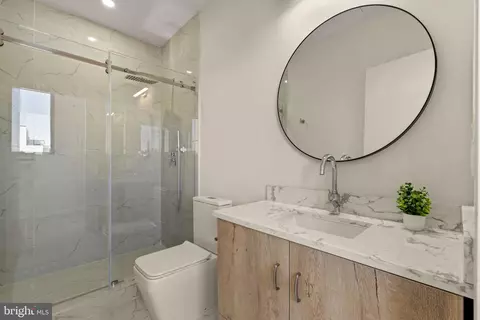 Bath - 2117 M St NE #31, Washington, DC 20002 photo 1 of 2