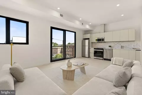 2117 M St NE #31, Washington, DC 20002