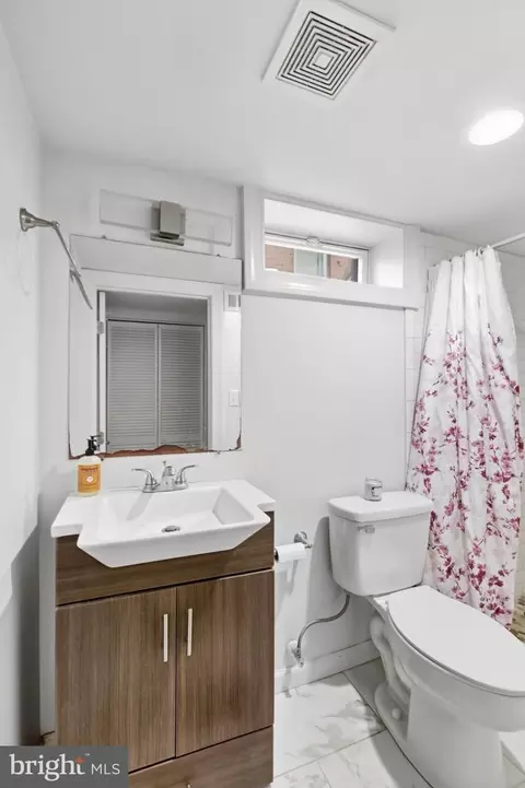 Bath - 5520 Bass Pl SE, Washington, DC 20019 photo 3 of 4