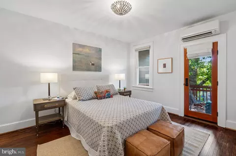 Bedroom - 125 16th St SE, Washington, DC 20003 photo 1 of 7