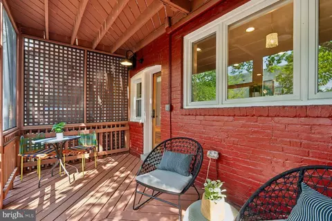 Exterior - 125 16th St SE, Washington, DC 20003 photo 6 of 9