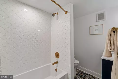 Bath - 125 16th St SE, Washington, DC 20003 photo 3 of 3