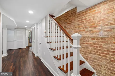 Entry Way - 125 16th St SE, Washington, DC 20003 photo 5 of 6