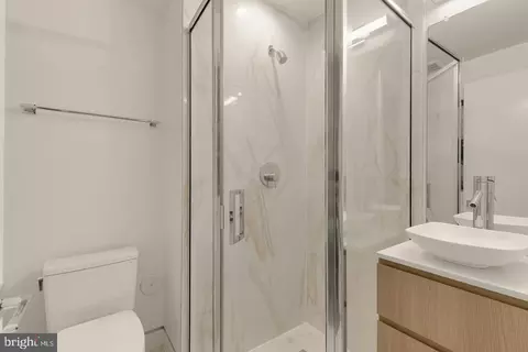 Bath - 4013 Davis Pl NW #1, Washington, DC 20007 photo 1 of 4