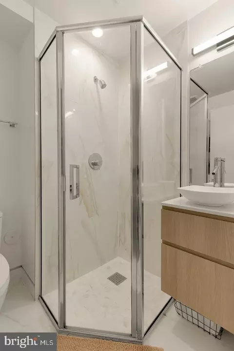 Bath - 4013 Davis Pl NW #1, Washington, DC 20007 photo 2 of 4