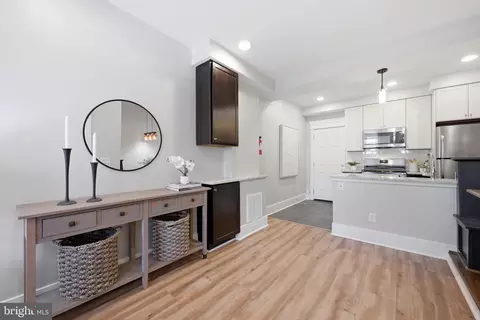 Entry Way - 635 20th St NE, Washington, DC 20002 photo 4 of 5