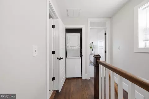 Entry Way - 635 20th St NE, Washington, DC 20002 photo 5 of 5