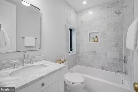 Bath - 626 A St NE, Washington, DC 20002 photo 6 of 8