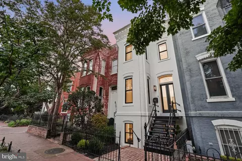 Exterior - 626 A St NE, Washington, DC 20002 photo 5 of 6