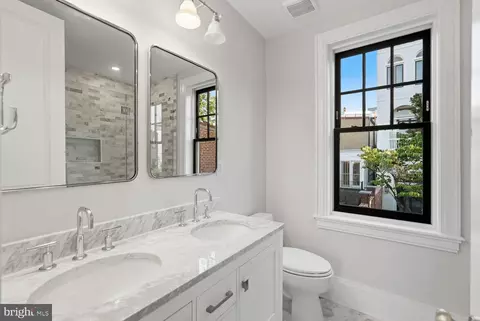 Bath - 626 A St NE, Washington, DC 20002 photo 2 of 8
