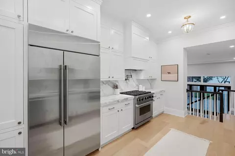 Entry Way - 626 A St NE, Washington, DC 20002 photo 4 of 4