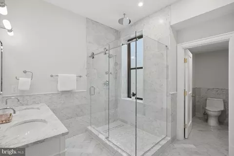 Bath - 626 A St NE, Washington, DC 20002 photo 4 of 8