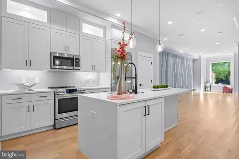 1329 Irving St NW #1, Washington, DC 20010