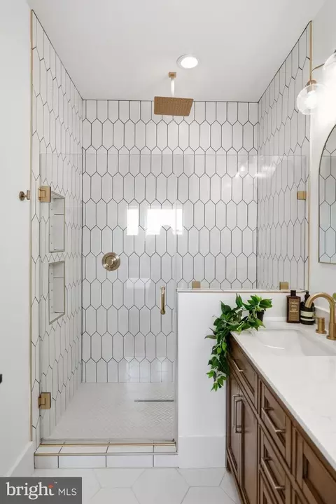 Bath - 163 U St NE #2, Washington, DC 20002 photo 2 of 3