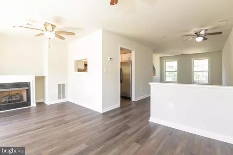 Living - 2710 Stanton Rd SE, Washington, DC 20020 photo 2 of 5