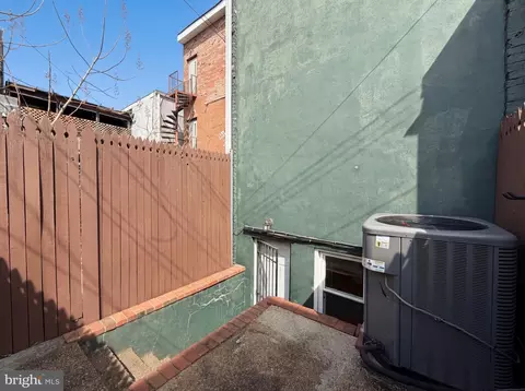 Exterior - 724 13th St NE, Washington, DC 20002 photo 3 of 4