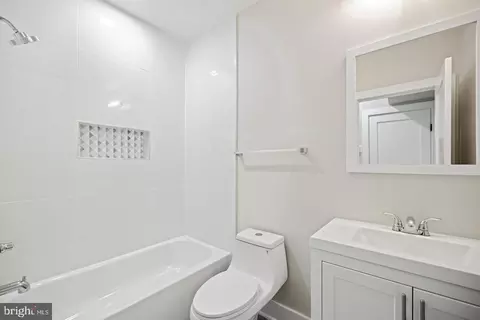 Bath - 824 18th St NE #002, Washington, DC 20002 photo 1 of 1