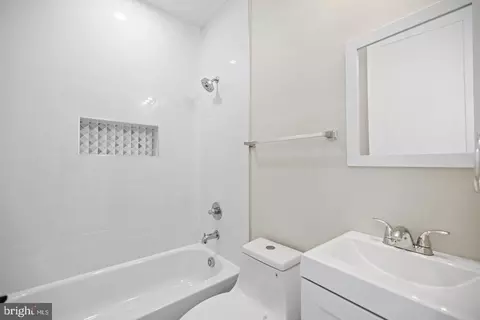 Bath - 824 18th St NE #304, Washington, DC 20002 photo 2 of 2