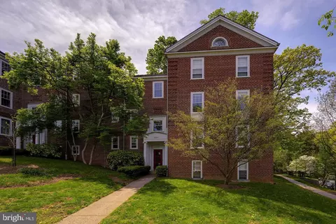 3690 38th St NW #C237, Washington, DC 20016