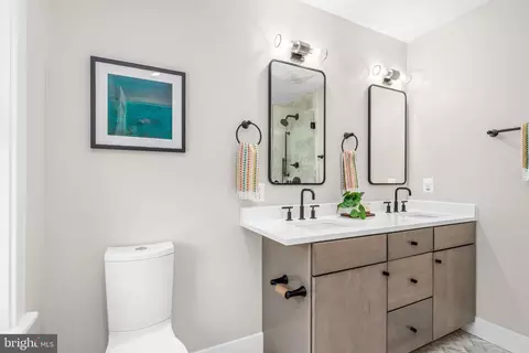 Bath - 1820 19th St NW #4, Washington, DC 20009 photo 1 of 4