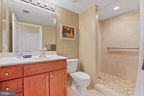 Bath - 631 D St NW #643, Washington, DC 20004 photo 2 of 3