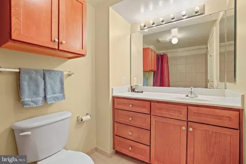 Bath - 631 D St NW #643, Washington, DC 20004 photo 3 of 3