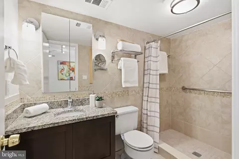 Bath - 2737 Devonshire Pl NW #26, Washington, DC 20008 photo 2 of 2