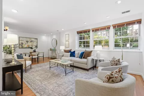 Living - 2737 Devonshire Pl NW #26, Washington, DC 20008 photo 1 of 2