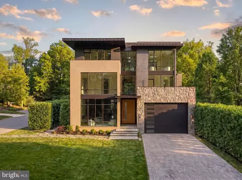 2717 Tennyson St NW, Washington, DC 20015